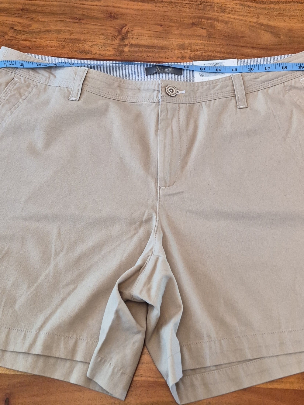 Women's Size 18W Tan Chino Shorts - Classic Summer Style
